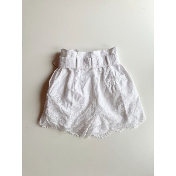 SELF PORTRAIT White Lace Belted Scalloped Pleated Paperbag Waist Shorts, Size 2 - Picture 9 of 16